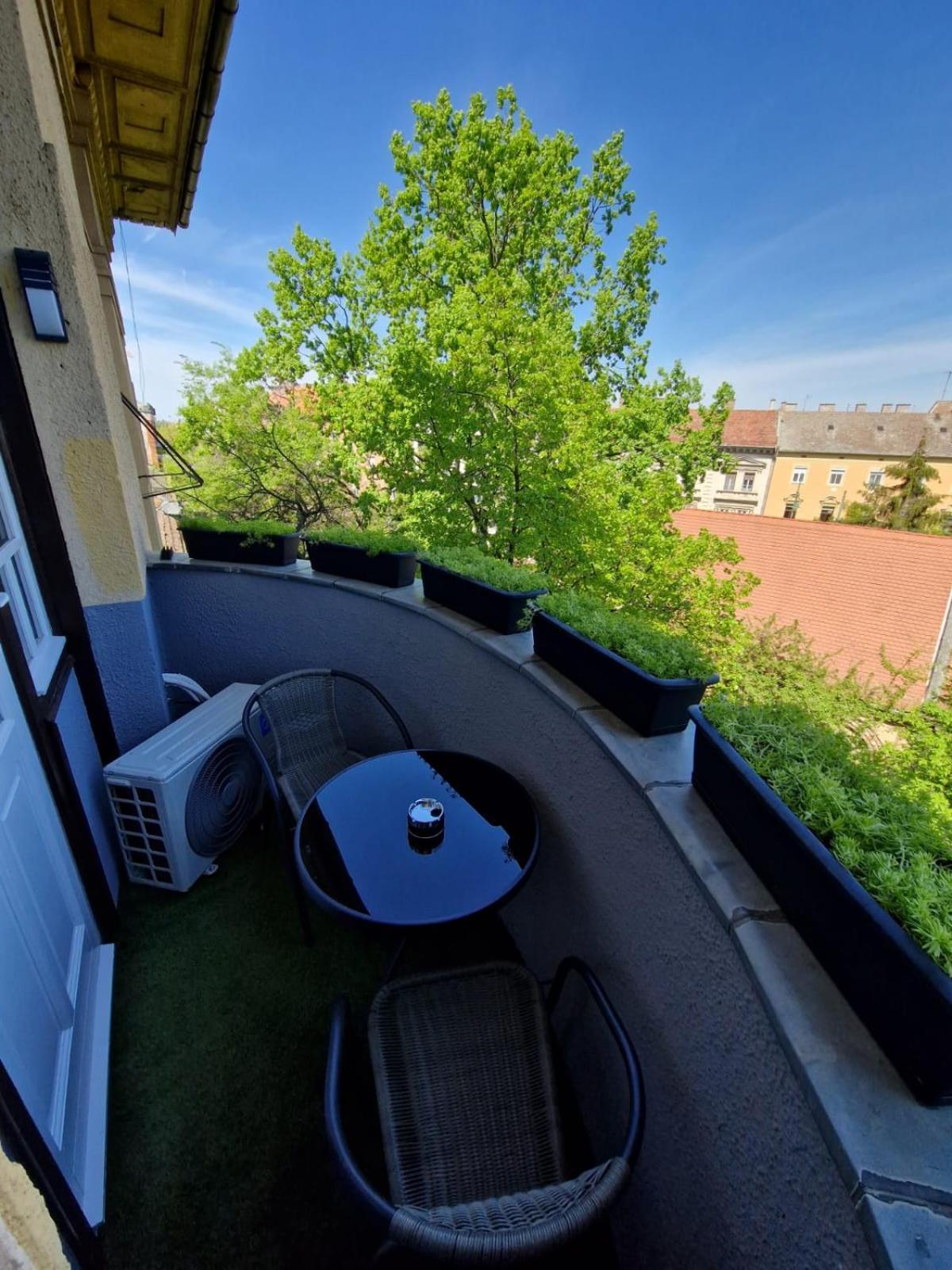 Milla'S Dream Home Szeged Exterior foto